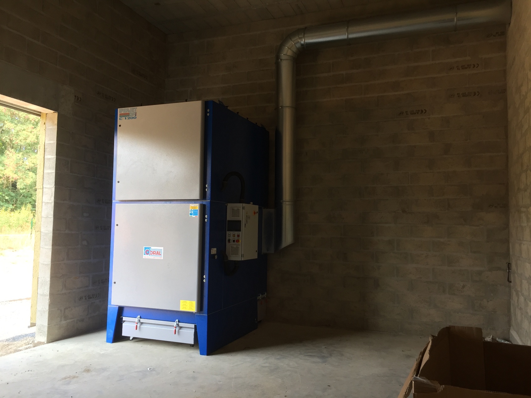 Centralised extraction system of rubber extrusion fumes and mixing dust
