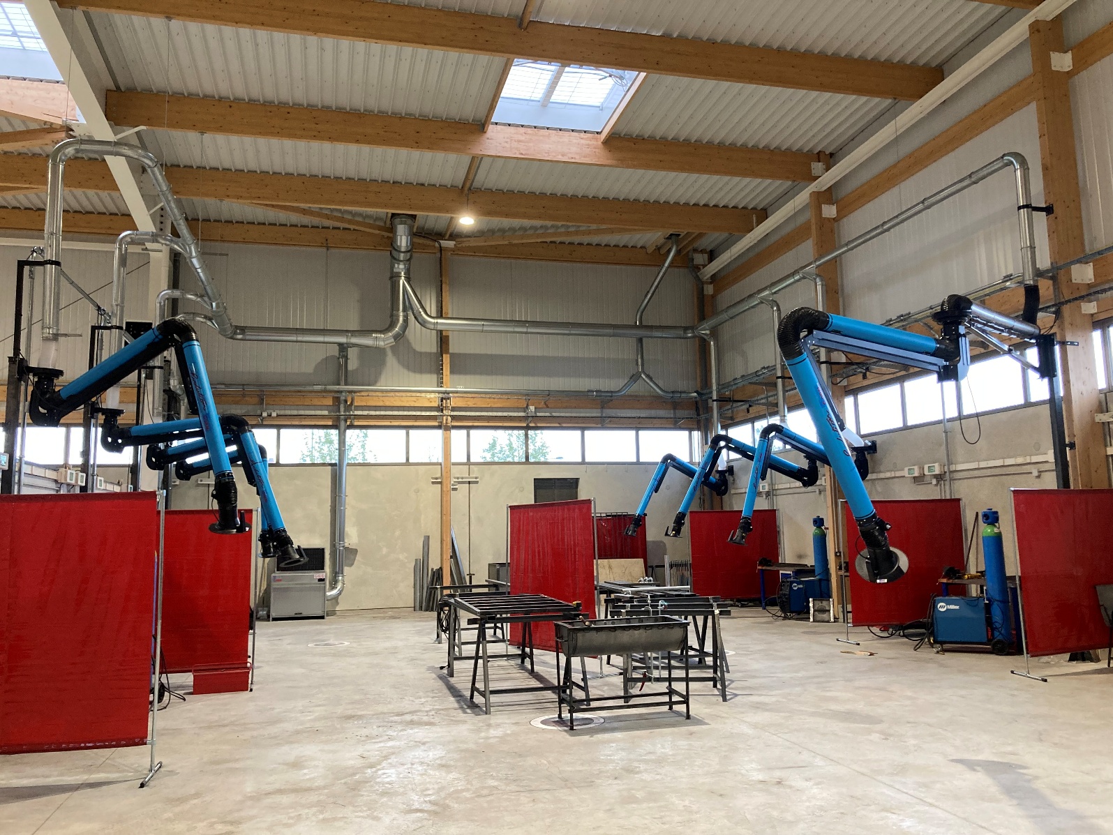 Centralised welding fumes extraction for training school