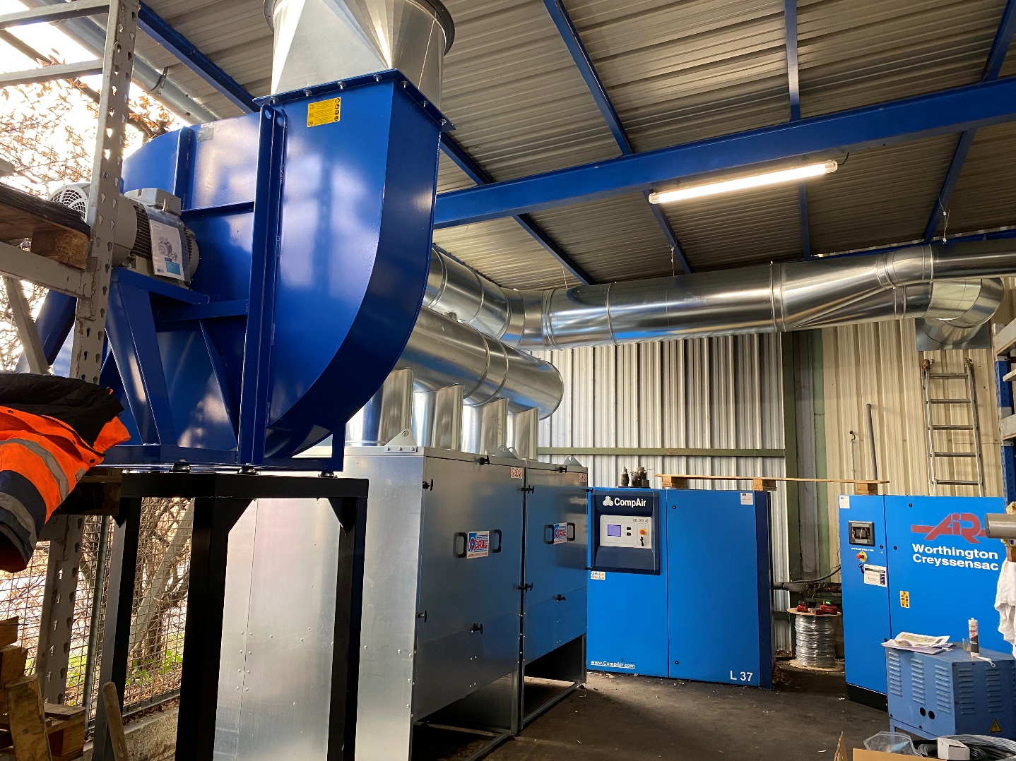 Oil mist EXTRACTION system for machining
