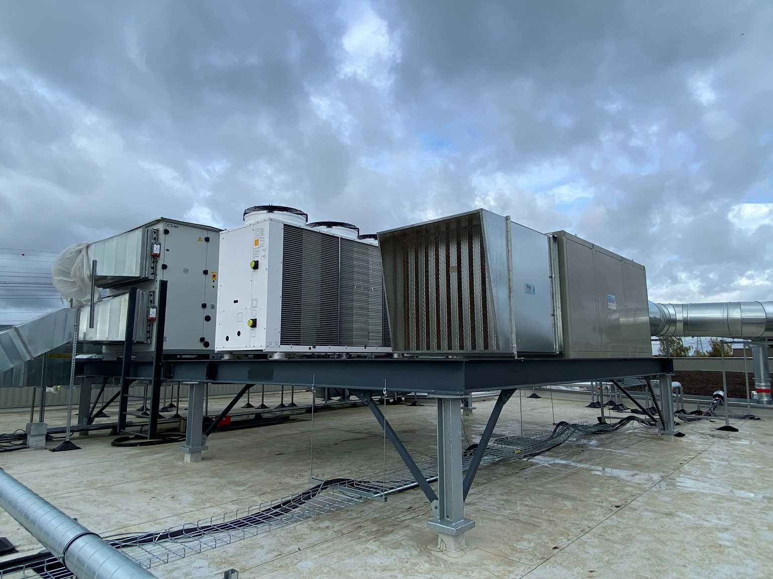 General ventilation (extraction of 3 lines / insuflation)