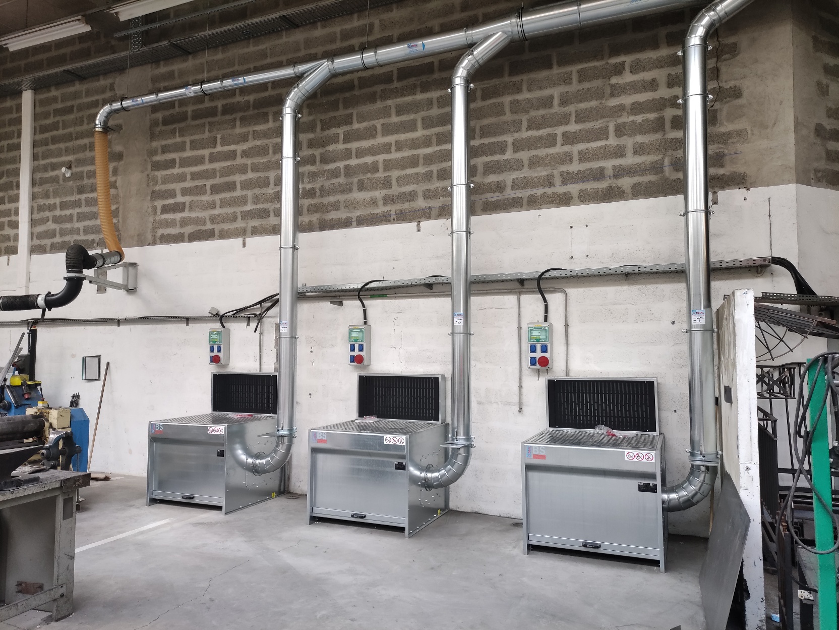 Centralised Extraction bench for a school workshop