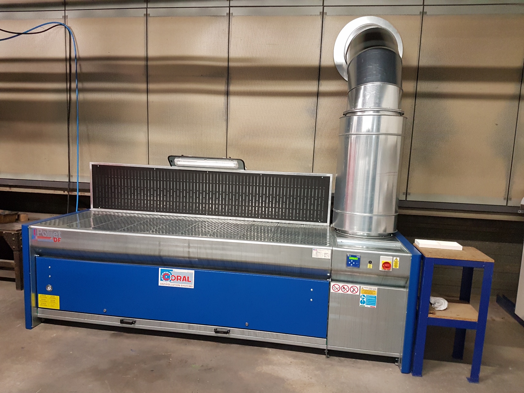 Extraction bench for a maintenance workshop