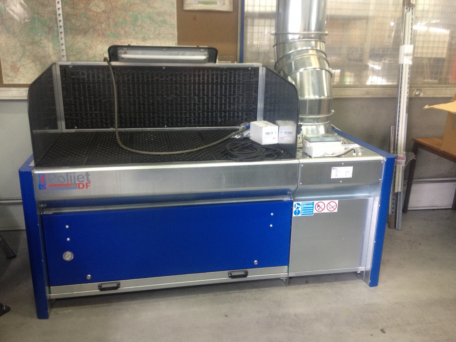 Extraction bench for a maintenance workshop