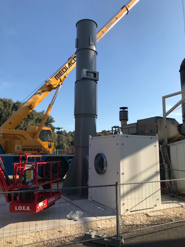 Fume extraction for hot presses