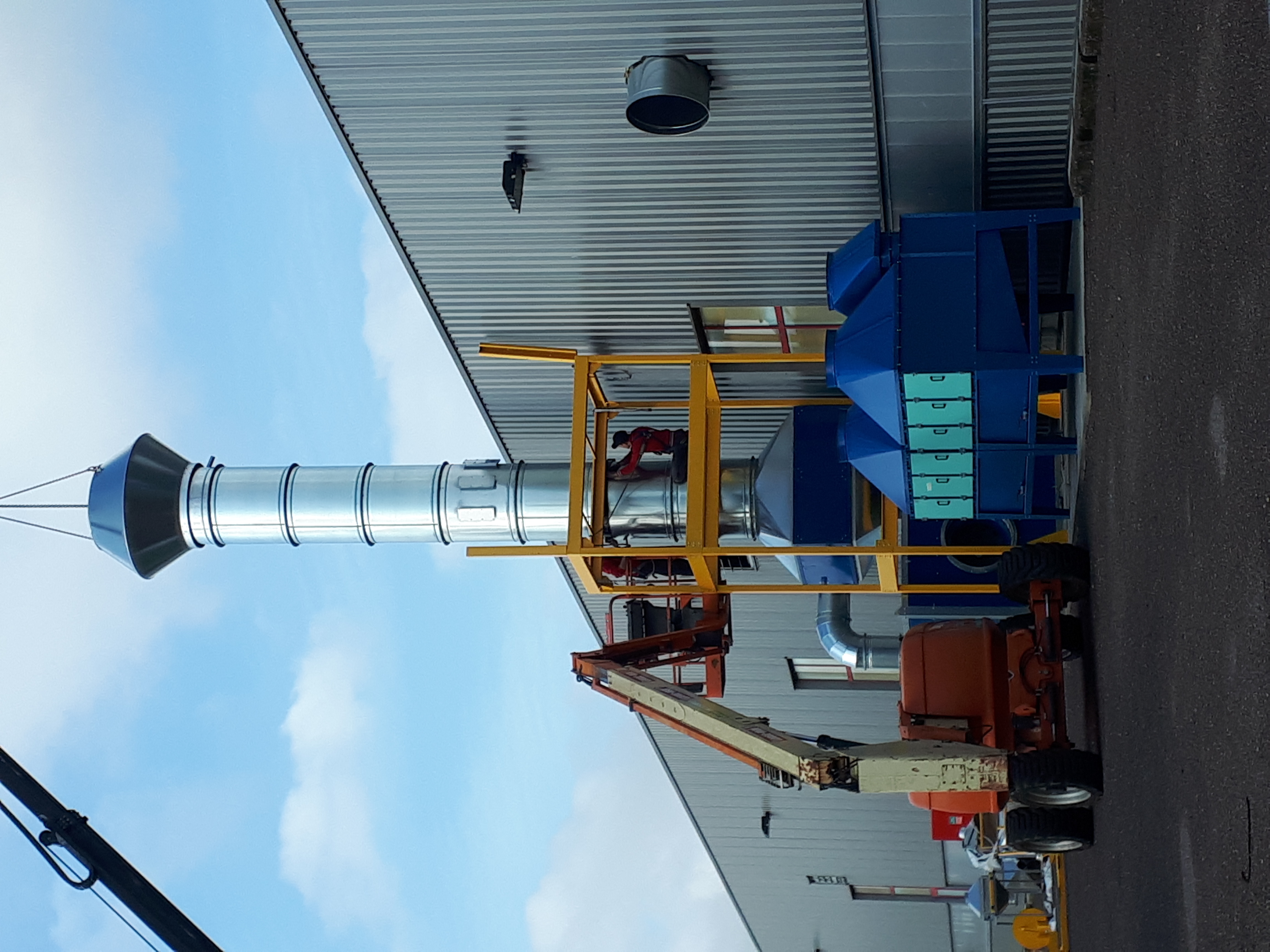 Oil mist filtration for machining