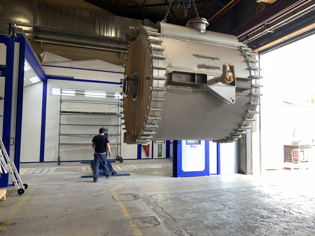Pressurised paint booths - photo 4
